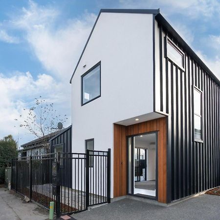 Brand New Close To Cbd 3 Bed 3 Bath With Garage Κράισττσερτς Εξωτερικό φωτογραφία