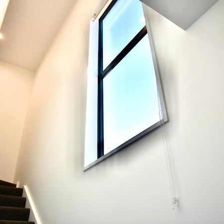 Brand New Close To Cbd 3 Bed 3 Bath With Garage Κράισττσερτς Εξωτερικό φωτογραφία