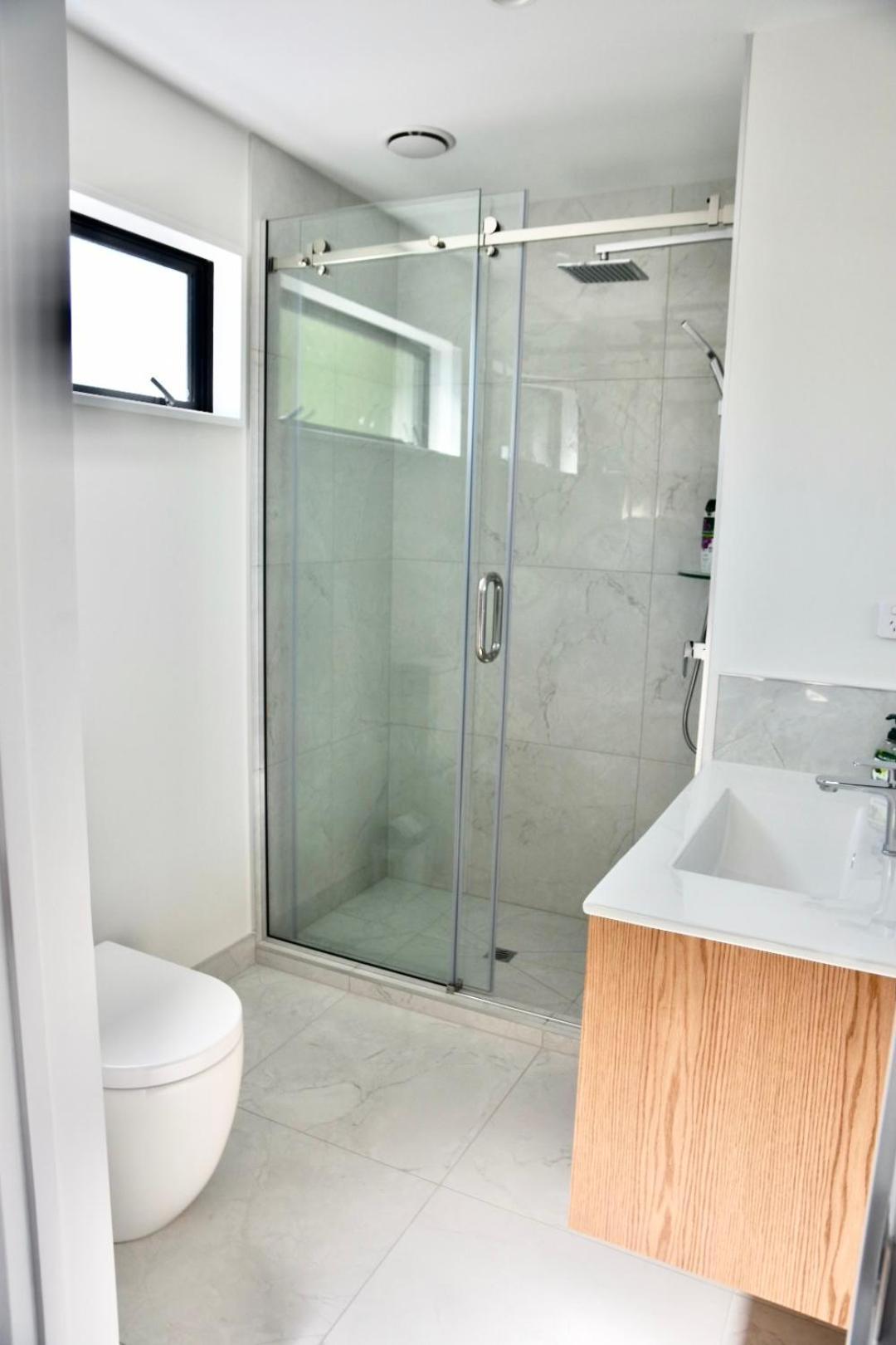 Brand New Close To Cbd 3 Bed 3 Bath With Garage Κράισττσερτς Εξωτερικό φωτογραφία