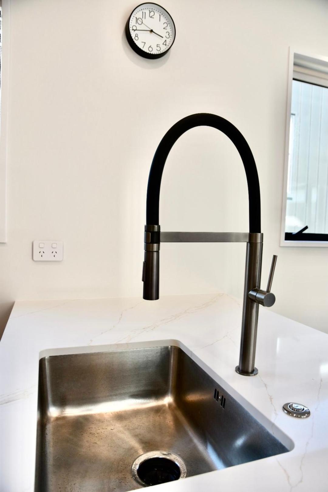 Brand New Close To Cbd 3 Bed 3 Bath With Garage Κράισττσερτς Εξωτερικό φωτογραφία